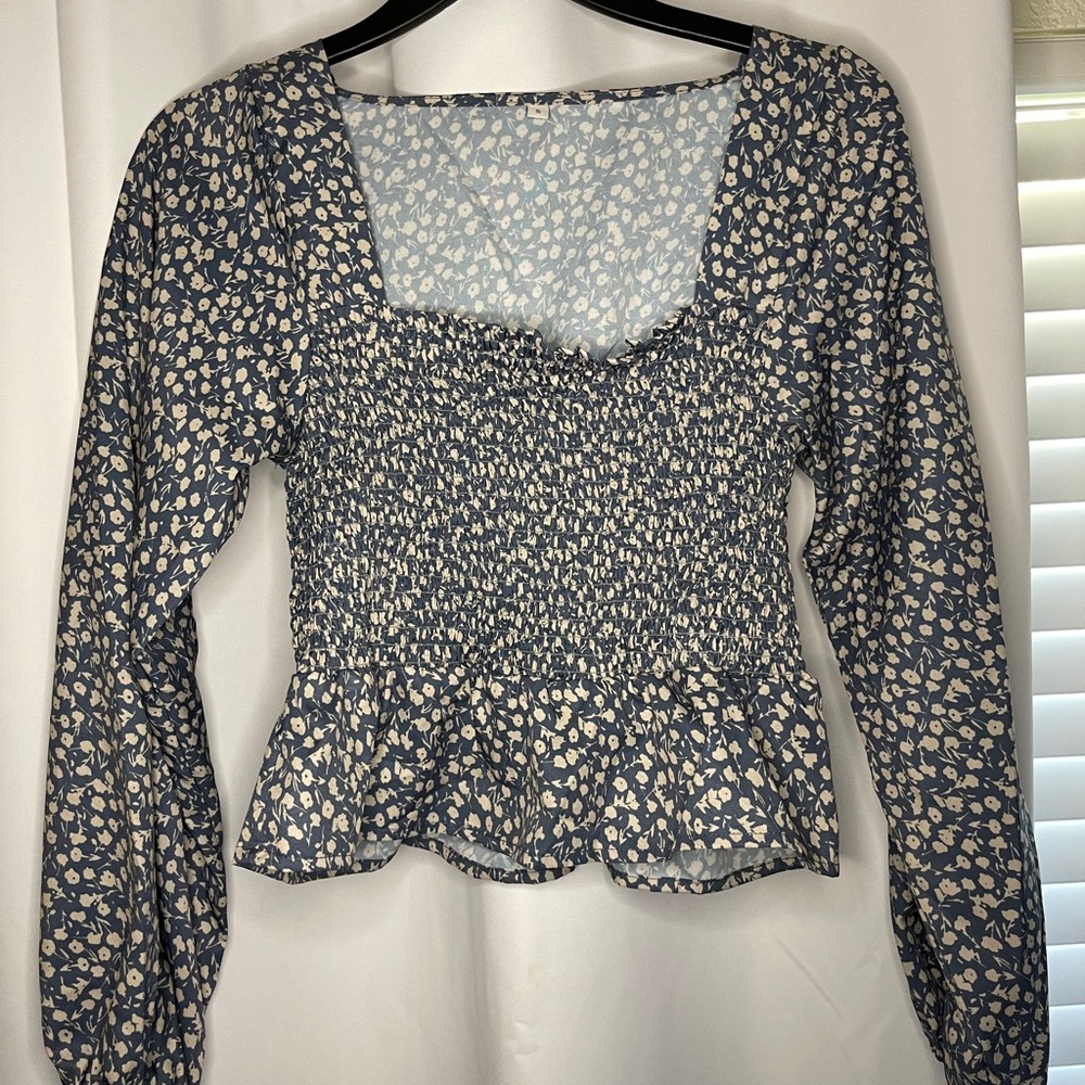 Cute Floral Tong Sleeve! American Eagle